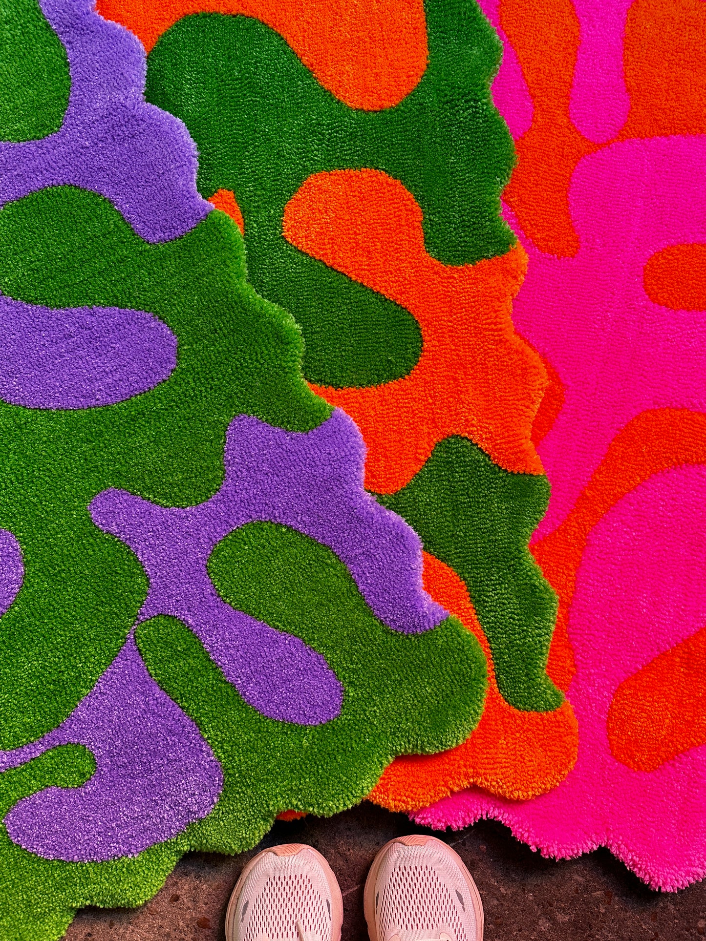 Groovy wave rug