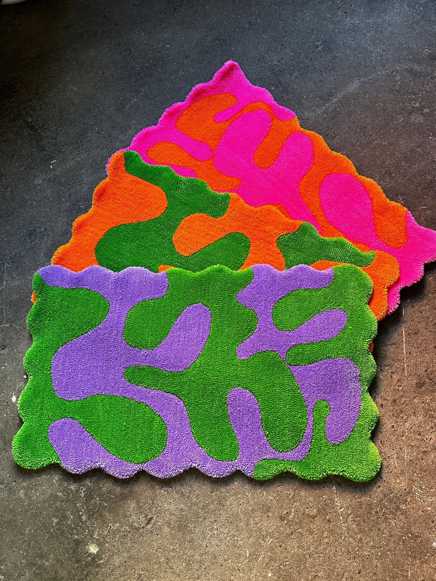 Groovy wave rug