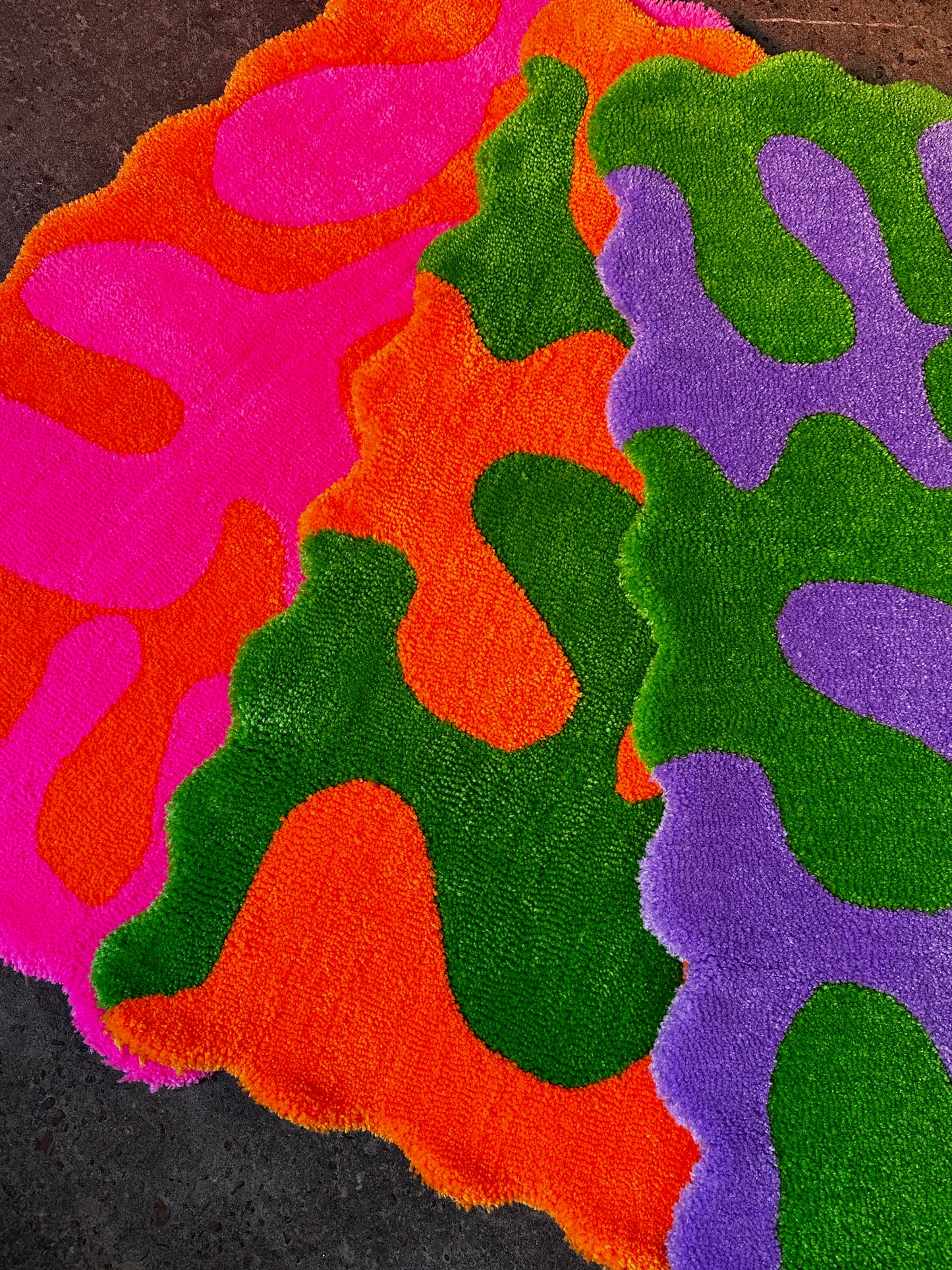 Groovy wave rug