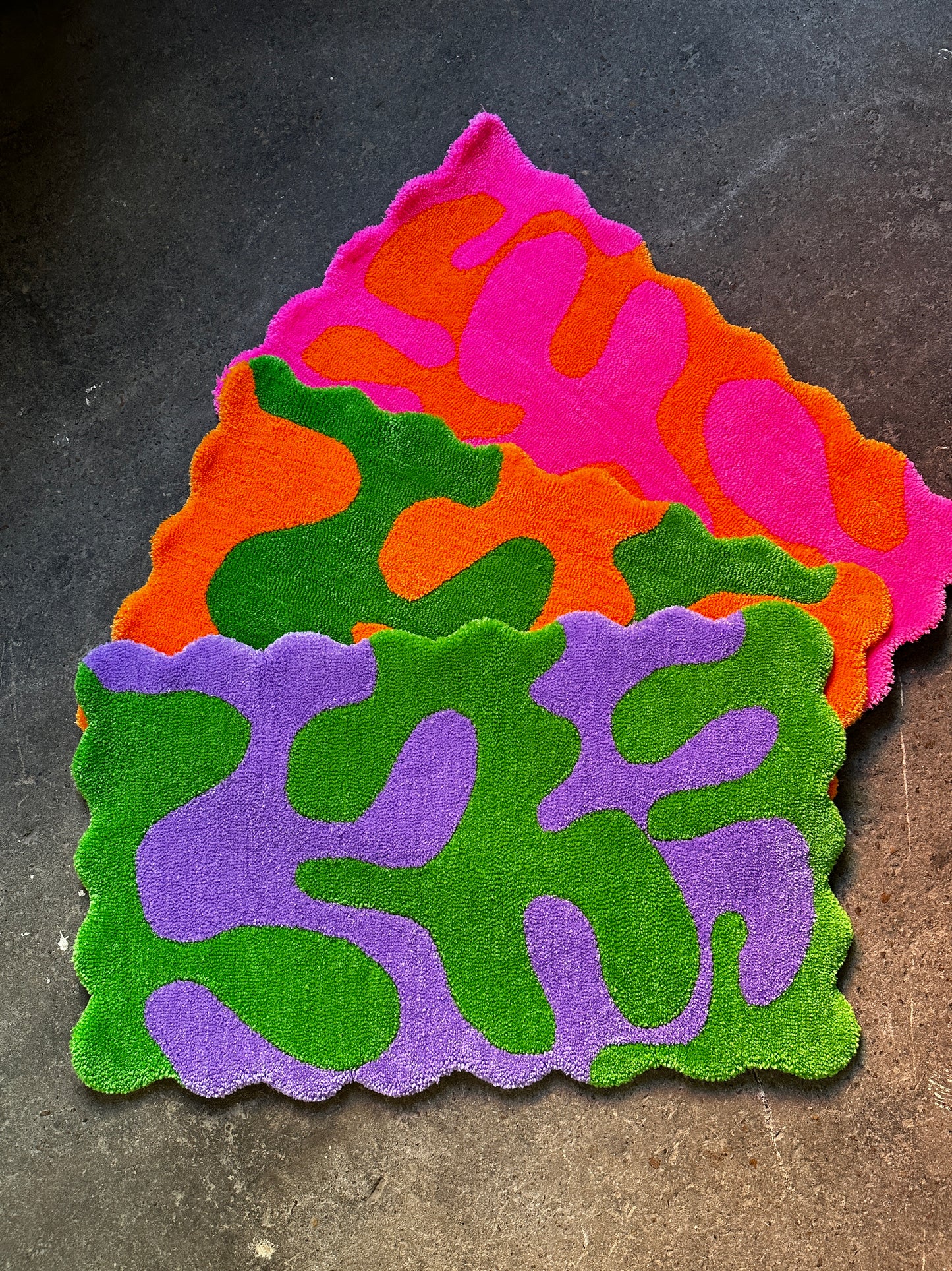 Groovy wave rug