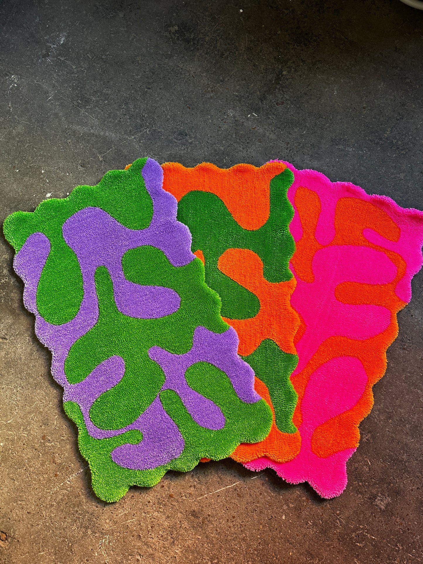 Groovy wave rug